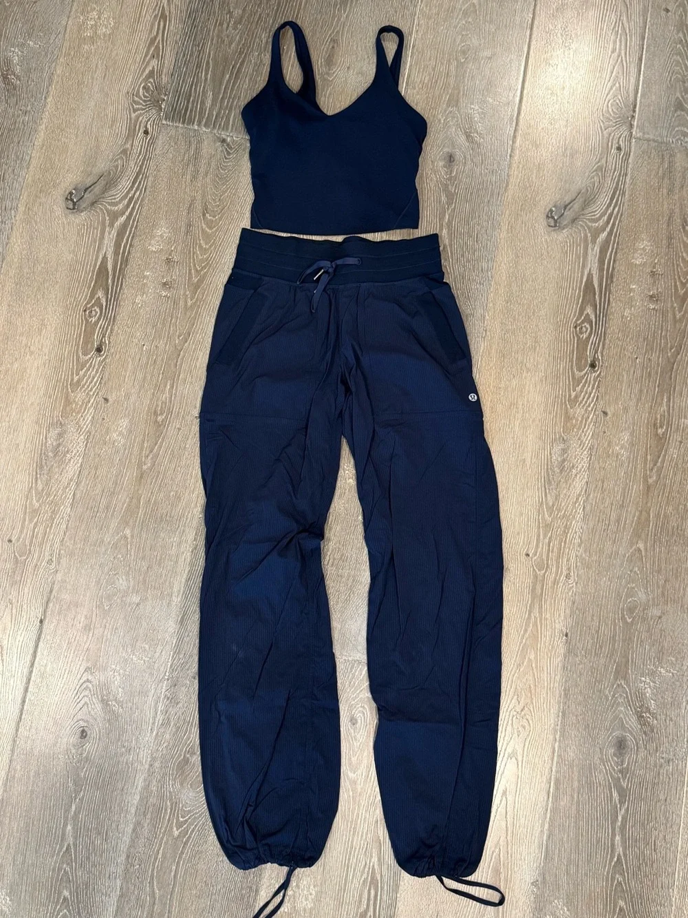 Lululemon true Navy SET, align tank and studio pants